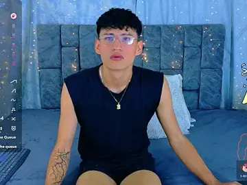 Stripchat Live Sex Cam of NicolasTorrez