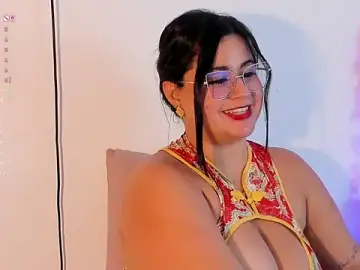 Stripchat Adult Webcams of miahkumar