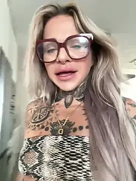 Stripchat Best Webcam of RAWXII
