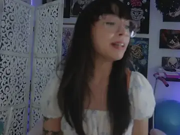 Stripchat Free Porn Cam of makiyahbelle