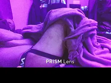 Stripchat Sex Cam of Cloudd_Kingg_Iceyyy