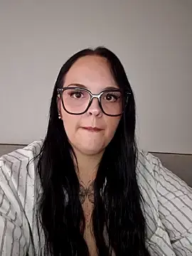 Stripchat Sex Cam of JUJUICY-