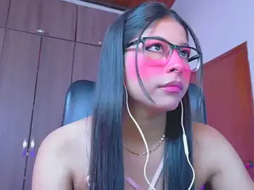 Stripchat Free Porn Cam of _ALLYSON18_