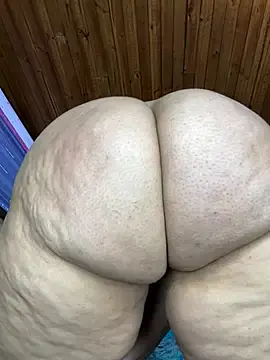 Stripchat Live Sex of scarlet_tommy