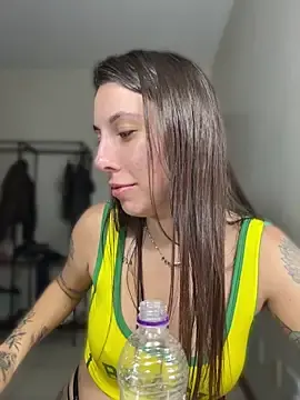 Stripchat Watch Live Sex Cams of Carolini09