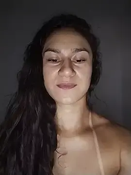 Stripchat Live Porn of yummi_greluda