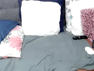 Stripchat Watch Live Sex Cams of CurveyChocClitX5
