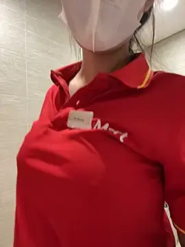 Stripchat Sex Cam of Sneaky_Cumshoot
