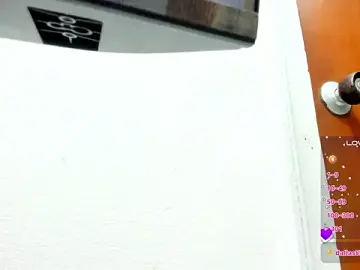 Stripchat Live Sex Cam of Sammy_Castlevill