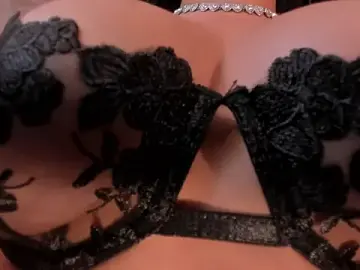 Stripchat Free Live Porn of MiaRoberts1