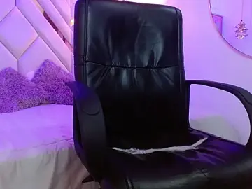 Stripchat Free Live Porn of sharllothe_