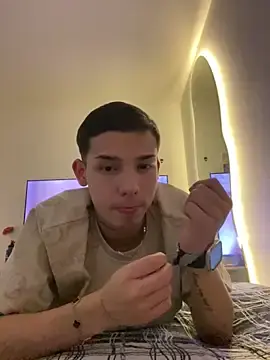 Stripchat Live Sex Cam of Aron_maxx