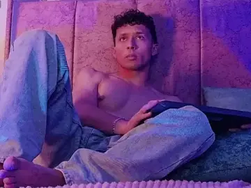 Stripchat Private Sex Chat of Enzo_Duran