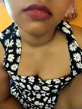Stripchat Live Sex Cam of Sexy_Divya__