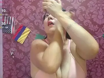 Stripchat Sex Cam of juliana_diaz