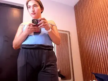 Stripchat Free Porn Cam of TomLondon_