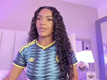 Stripchat Free Live Porn of SophiaSmiiths_