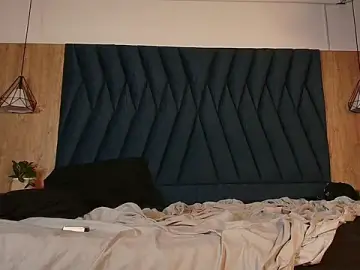 Stripchat Sex Cam of Divine_____