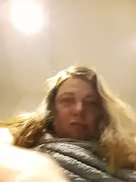 Stripchat Best live sex cam show of HotHornyEmmaX