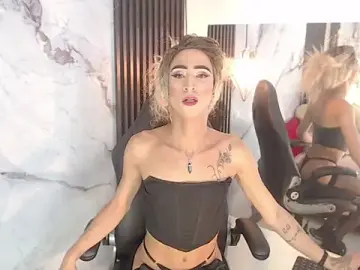 Stripchat Sex Cam of princessrainbowx