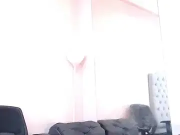 Stripchat Sex Cam of Robert_Kingg