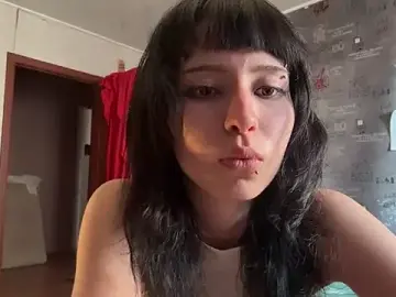 Stripchat Free Porn Cam of LianaSchweppes