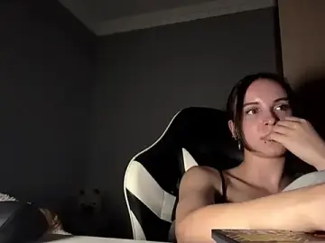 Stripchat Sex Cam of martinienjoyer