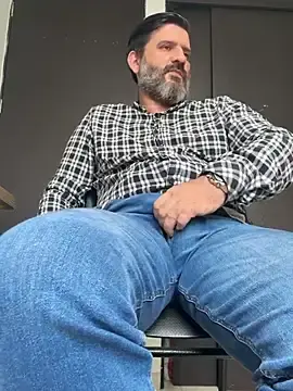 Stripchat Best Webcam of Hairy_Dad86