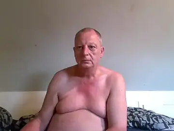 Stripchat Sex Cam of chubbybear2cum