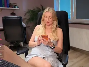 Stripchat Live Sex Cam of legsLONG