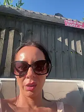 Stripchat Free Live Porn of Charming_ScarlettX