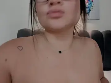 Stripchat Adult Webcam of LeilaCole