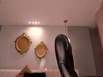 Stripchat Sex Cam of SunnyRivers