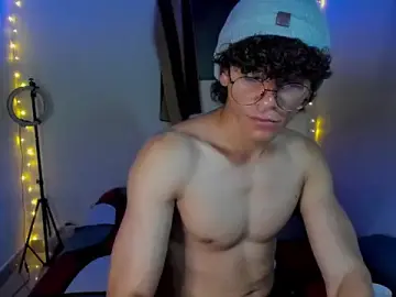 Stripchat Best live sex cam show of tom_bluees10