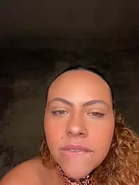Stripchat Sex Cam of Chloe_Leaozinho