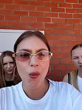 Stripchat Live Sex of caressyourself