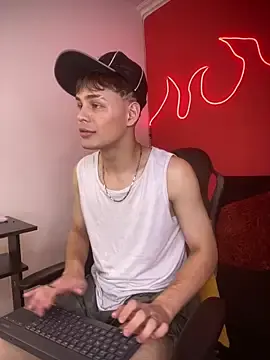 Stripchat Live Sex Cam of LoganSteel_