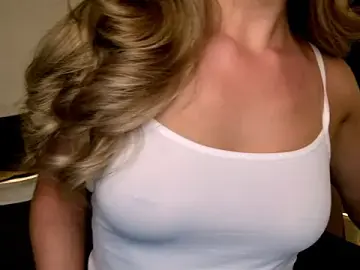 Stripchat Watch Live Sex Cams of RozzitaBedberry