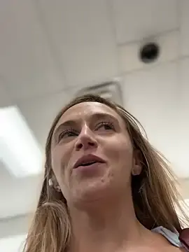 Stripchat Free Live Porn of lunagirl13
