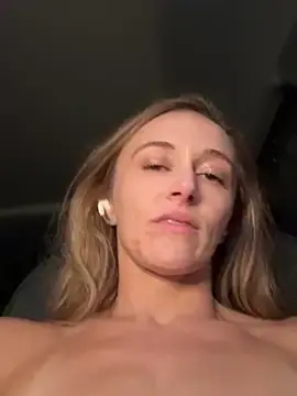 Stripchat Sex Chat of lunagirl13