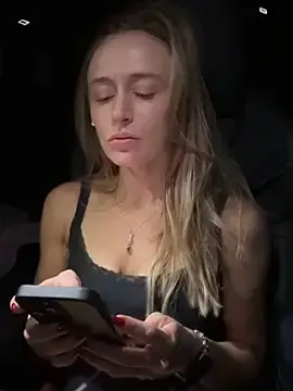 Stripchat Free Live Porn of lunagirl13