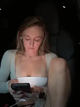 Stripchat Watch Live Sex Cams of lunagirl13