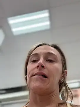 Stripchat Free Live Porn of lunagirl13