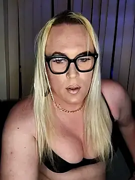 Stripchat Live Sex of Connie_Pepper