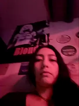 Stripchat Watch Live Sex Cams of Evelyn_outdoors