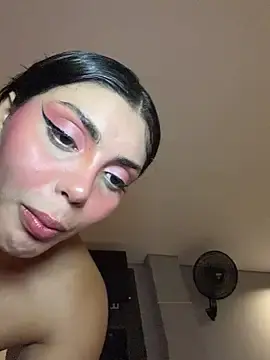 Stripchat Live Sex Cam of zui_lu