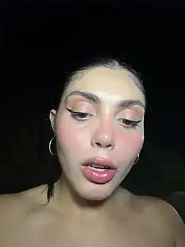 Stripchat Free Porn Cam of zui_lu
