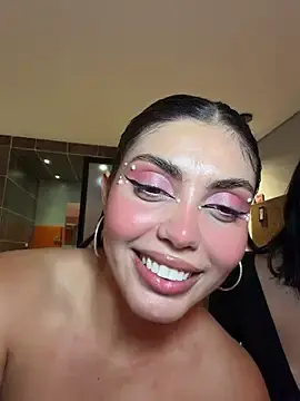 Stripchat Free Porn Cam of zui_lu