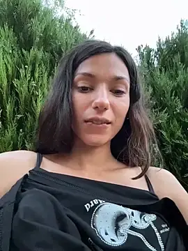 Stripchat Free Porn Cam of -_MiaQueen_-