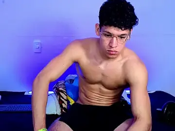Stripchat Adult Webcams of Luke_Muscle